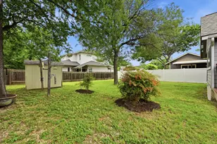 910 E 54th St, Austin, TX 78751 - Photo 26