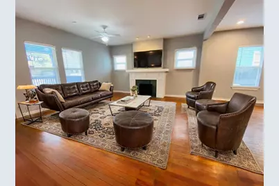 404 E 35th Street E #A, Austin, TX 78705 - Photo 4