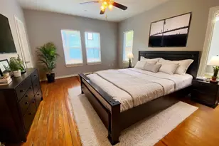 404 E 35th Street E, Austin, TX 78705 - Photo 24