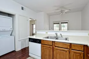2216 San Gabriel St, Austin, TX 78705 - Photo 4
