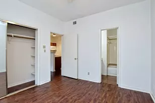 2216 San Gabriel St, Austin, TX 78705 - Photo 12