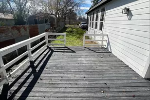 115 W Ila St, Elgin, TX 78621 - Photo 18