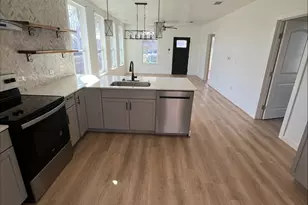 115 W Ila St, Elgin, TX 78621 - Photo 4