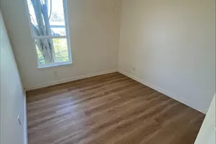 115 W Ila St, Elgin, TX 78621 - Photo 12