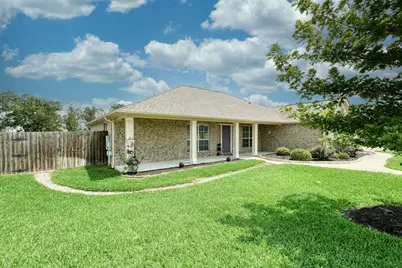 102 Bosque Drive, Hutto, TX 78634 - Photo 2