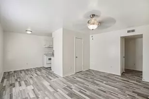 2810 Cypress Bend Cir, Bryan, TX 77801 - Photo 4