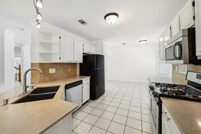 1102 Crestview Street, Round Rock, TX 78681 - Photo 6