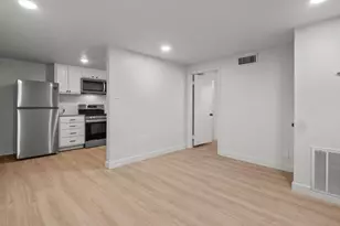 525 W Houston St, Tyler, TX 75702 - Photo 2