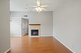 203 E 31st St, Austin, TX 78705 - Photo 8