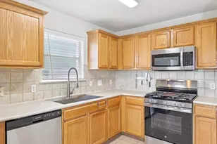 14425 Lemongrass Ln, Pflugerville, TX 78660 - Photo 4