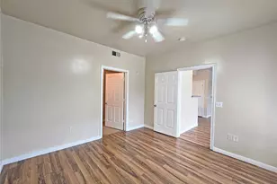 2320 Gracy Farms Ln, Austin, TX 78758 - Photo 4