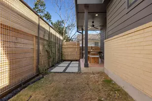 1004 Fiesta St, Austin, TX 78702 - Photo 34