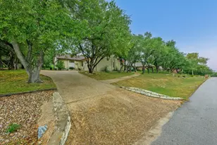 137 Long Wood Ave, Lakeway, TX 78734 - Photo 4