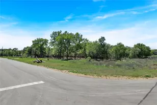 114 Empire St, Elgin, TX 78621 - Photo 32