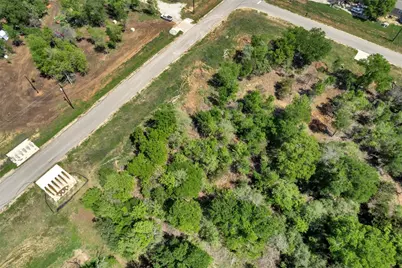 114 Empire Street, Elgin, TX 78621 - Photo 22