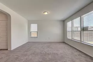 18517 Spotted Eagle Ln, Elgin, TX 78621 - Photo 6