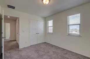 18517 Spotted Eagle Ln, Elgin, TX 78621 - Photo 16