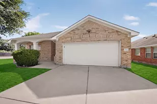 1302 Rainbow Parke Dr, Round Rock, TX 78665 - Photo 2