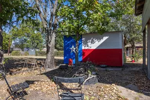 751 N Burleson St, Giddings, TX 78942 - Photo 10