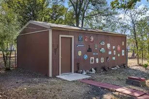 751 N Burleson St, Giddings, TX 78942 - Photo 12