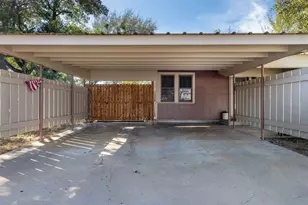 751 N Burleson St, Giddings, TX 78942 - Photo 4