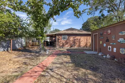 751 N Burleson Street, Giddings, TX 78942 - Photo 6