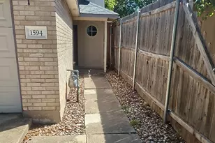 1594 Parkfield Cir, Round Rock, TX 78664 - Photo 2