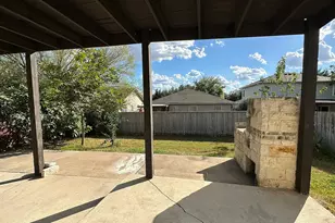 13105 Lofton Cliff Dr, Del Valle, TX 78617 - Photo 14