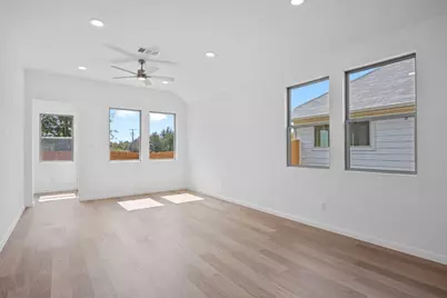 338 Bendecido Loop, Elgin, TX 78621 - Photo 4