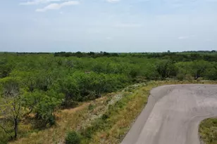 125 Eloise Ct, Lockhart, TX 78644 - Photo 1