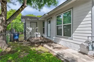 1006 Fiesta St, Austin, TX 78702 - Photo 1