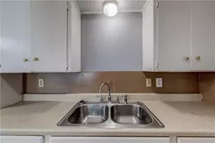 1006 Fiesta St, Austin, TX 78702 - Photo 6