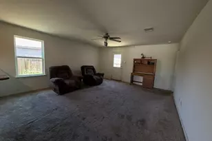 124 Niven Path, Jarrell, TX 76537 - Photo 4