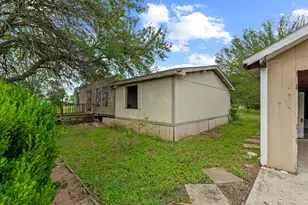 205 Skycrest Dr, Martindale, TX 78655 - Photo 4