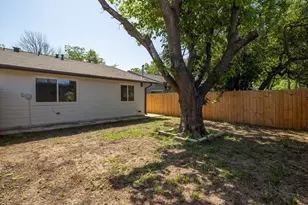 8314 Bowling Green Dr, Austin, TX 78757 - Photo 10