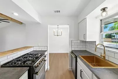 8520 Bradford Drive, Austin, TX 78758 - Photo 14