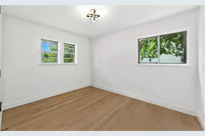 8520 Bradford Drive, Austin, TX 78758 - Photo 22