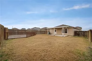 112 Millers Loop, Jarrell, TX 76537 - Photo 22