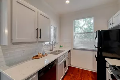 611 E 45th Street #19, Austin, TX 78751 - Photo 8