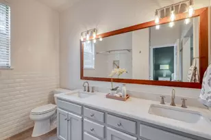 611 E 45th St, Austin, TX 78751 - Photo 12
