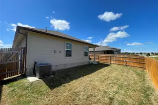 125 Calgary Ln, San Marcos, TX 78666 - Photo 18