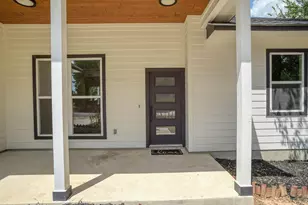 134 Pohakuloa Dr, Bastrop, TX 78602 - Photo 2