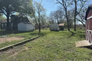 517 Giddings St, Lexington, TX 78947 - Photo 6