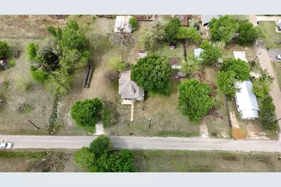 517 Giddings Street, Lexington, TX 78947 - Photo 2