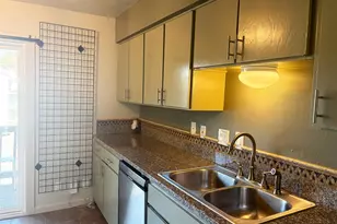 620 S 1st St, Austin, TX 78704 - Photo 6