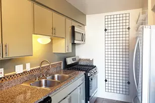 620 S 1st St, Austin, TX 78704 - Photo 2