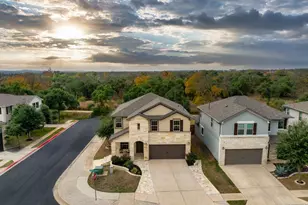 109 Hunt's Link Rd, Dripping Springs, TX 78620 - Photo 2