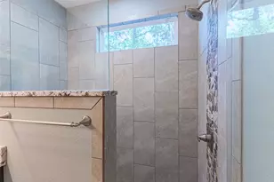 410 Summit Ridge Dr N, Point Venture, TX 78645 - Photo 14