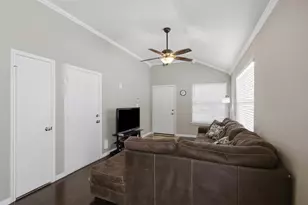 1522 Parkfield Cir, Round Rock, TX 78664 - Photo 8