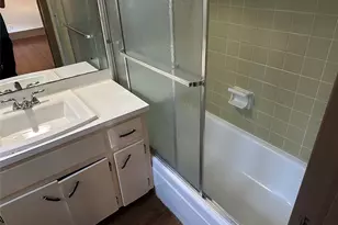 610 W Odell St, Austin, TX 78752 - Photo 8